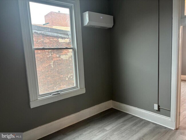 Building Photo - 2124 Maryland Ave