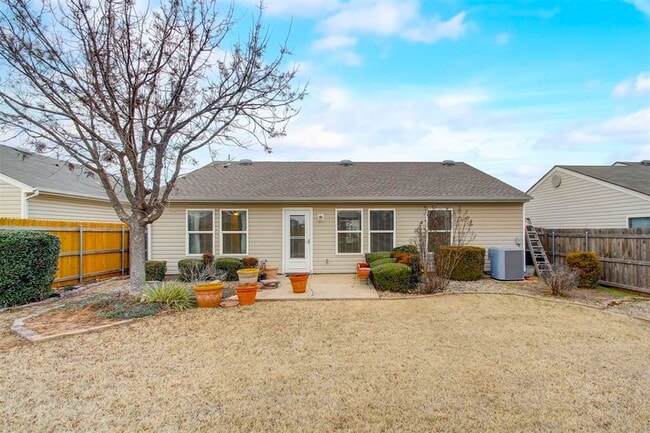 Building Photo - Amazing 3bed 2 Bath 2 Car Garage in Marble Leaf Addn Edmond OK