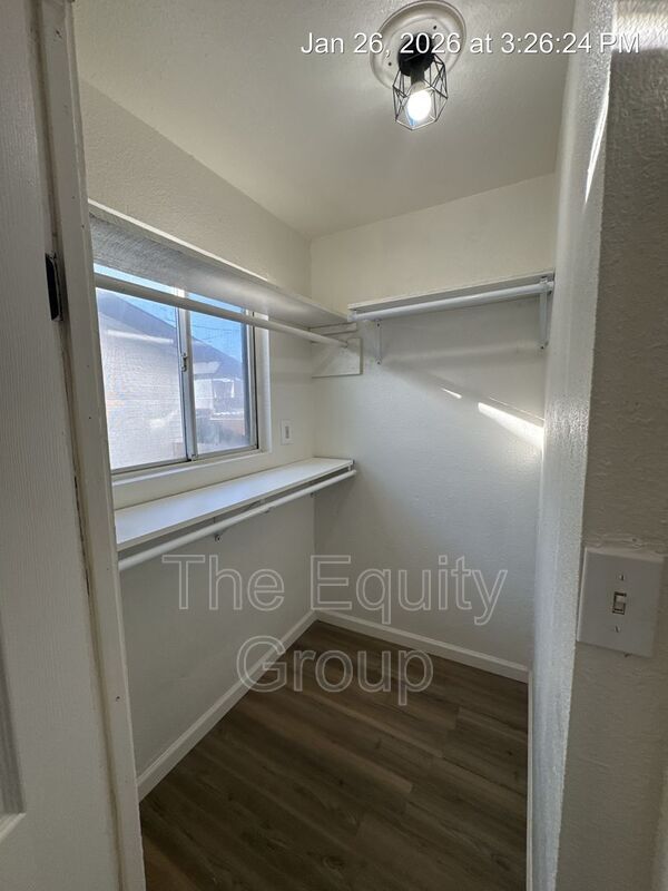 Building Photo - 500 W School Ave