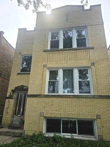 Building Photo - 5506 N Luna Ave