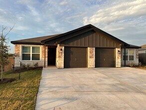 Building Photo - 5704 McGregor Ct