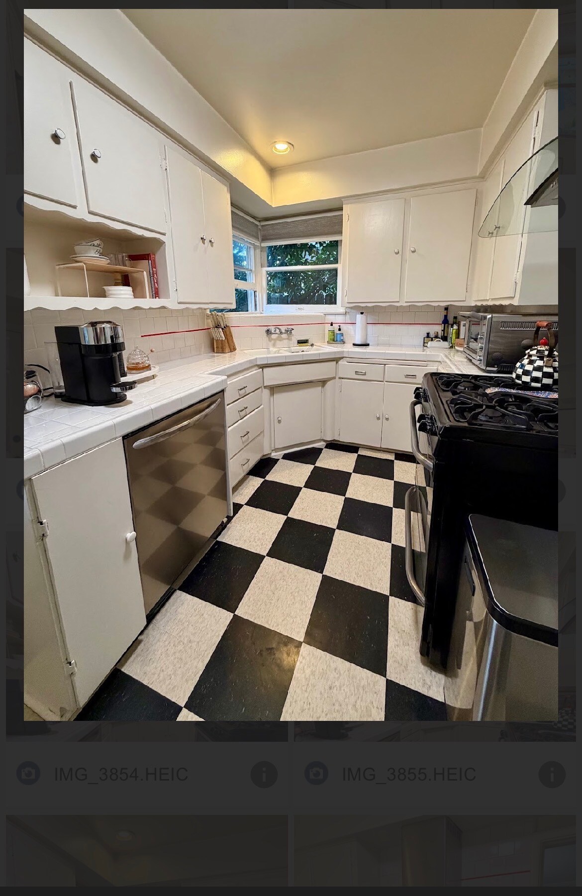 Kitchen - 11755 Moorpark St