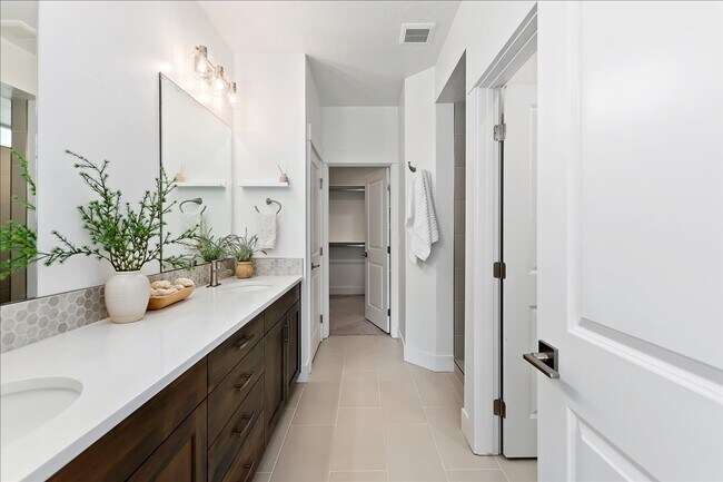 Building Photo - 4 Bedroom, 2 Bath home in Beautiful Meridian with SO MANY upgrades and perks throughout!  You don...