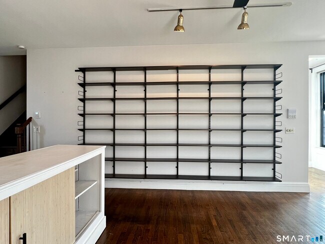 Building Photo - 34-36 Charter Oak Pl