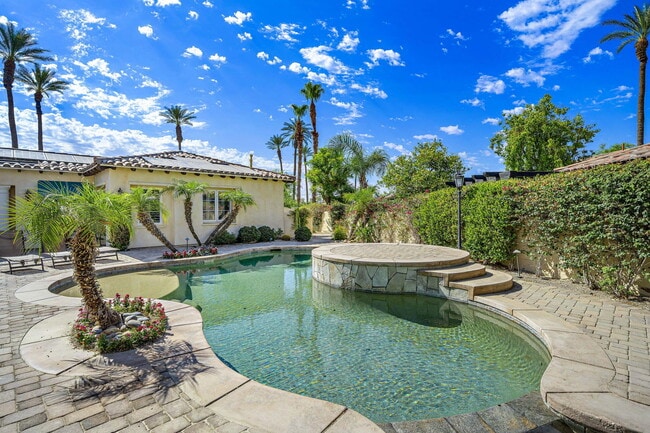 Building Photo - 56985 Village Dr