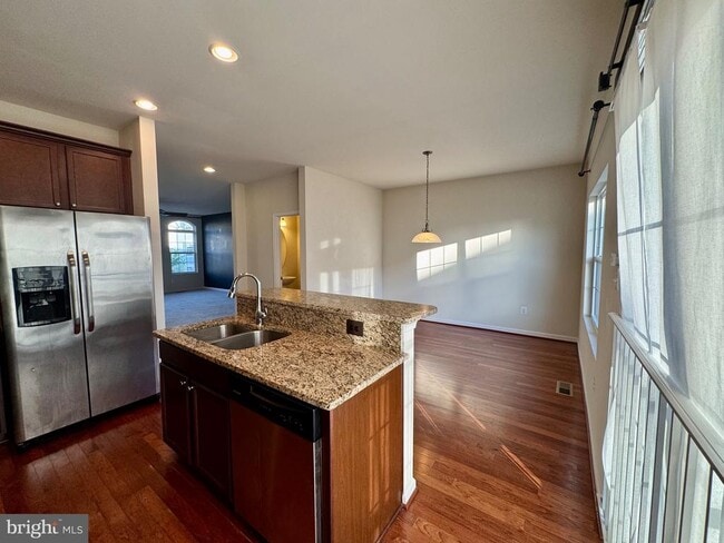 Building Photo - 20955 Brunswick Ln