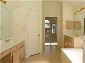 Building Photo - 3132 Buena Vista Dr