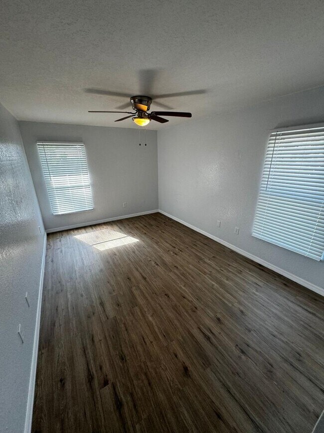 Building Photo - 1193 Hibiscus Dr