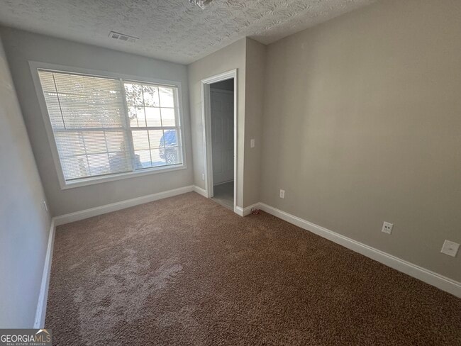 Building Photo - 222 Tara Commons Dr