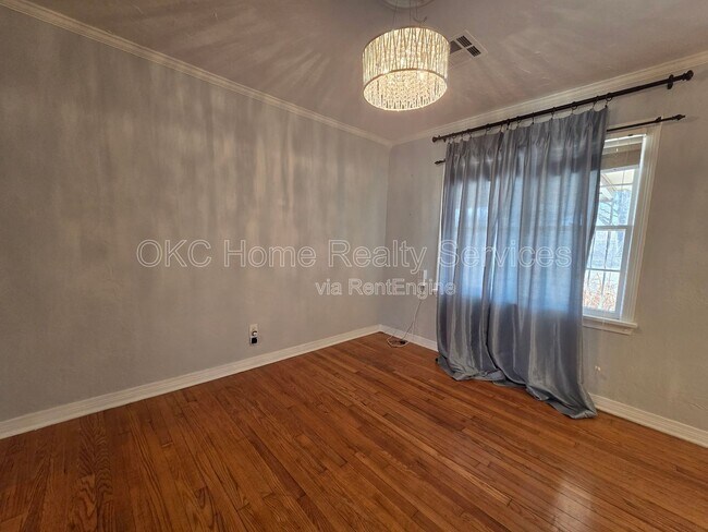 Building Photo - 3832 NW 17th St