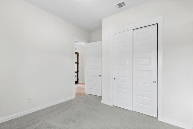 Building Photo - 116 Salado Crk Trl