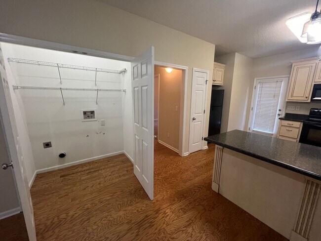 Building Photo - 3 bedroom 2 bathroom duplex in Covington V...