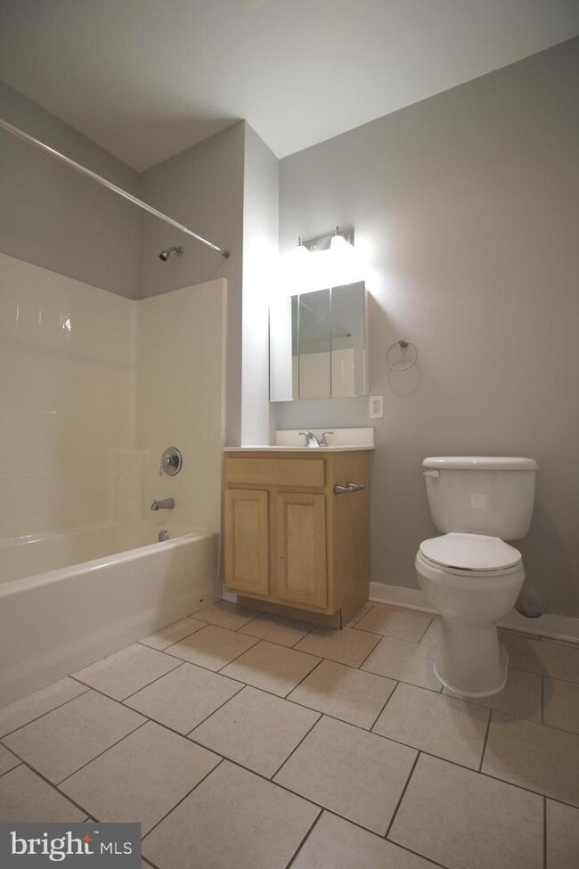 Building Photo - 20 Swan St