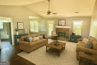 Building Photo - 211 Lucas Way