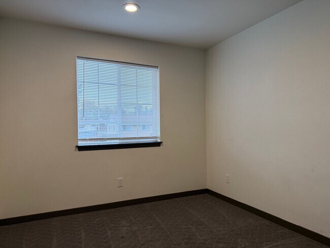 Building Photo - 215 N 76th Ave