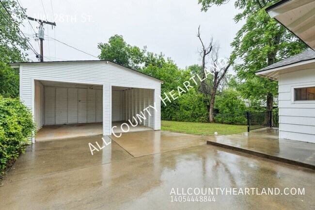 Building Photo - 313 NW 28th St
