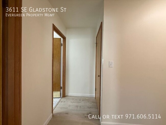 Building Photo - 3611 SE Gladstone St