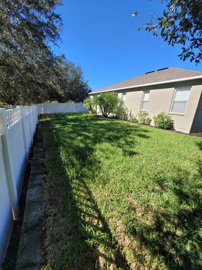 Building Photo - 13276 Bainbridge Way