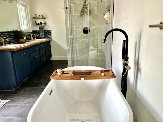 Building Photo - Charming, Updated 3-Bedroom Home in Prime Napa Location