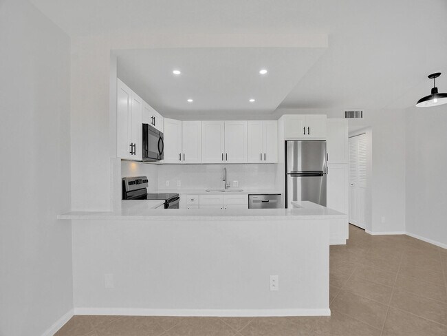 Building Photo - 17 Mansfield F