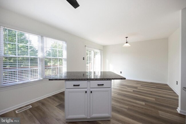 Building Photo - 112 Whistling Swan Ln