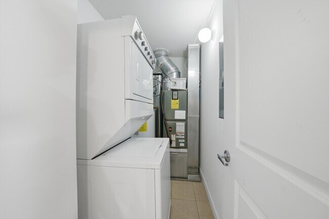 Building Photo - 3423 Ridgeland-102