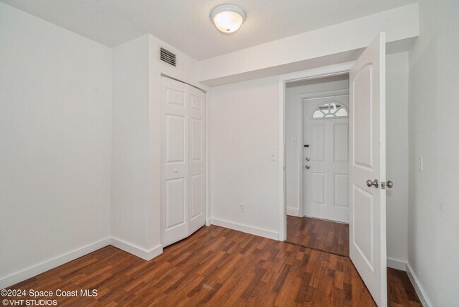 Building Photo - 2154 Henry St NE