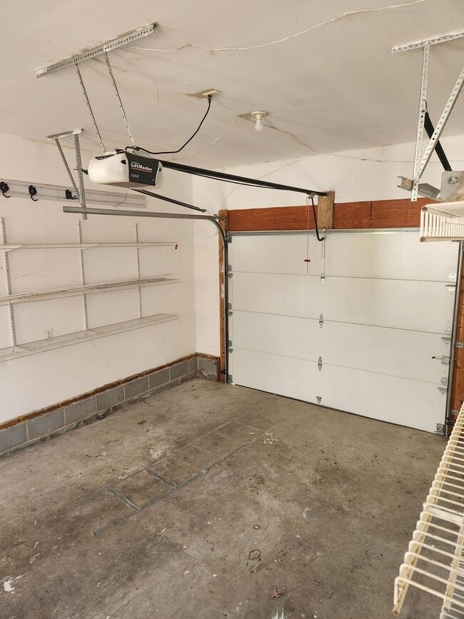 Building Photo - 4 Bed 2.5 Bath- Midlothian-Ashbrook Subdiv...