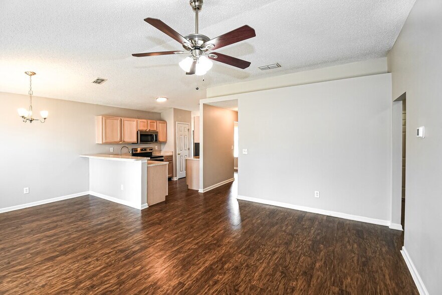 Building Photo - 1125 Buccaneer Blvd