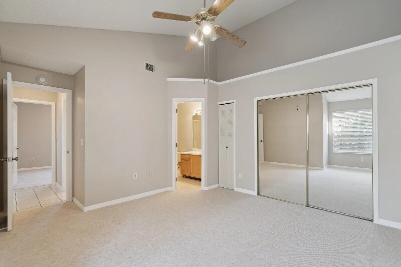 Building Photo - 682 Youngstown Pkwy