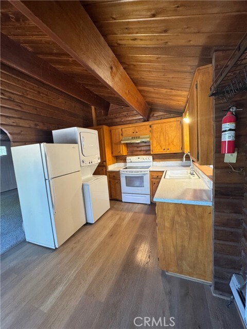 Building Photo - 31690 Panorama Dr