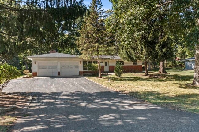 Building Photo - 36332 N Hawthorne Ln