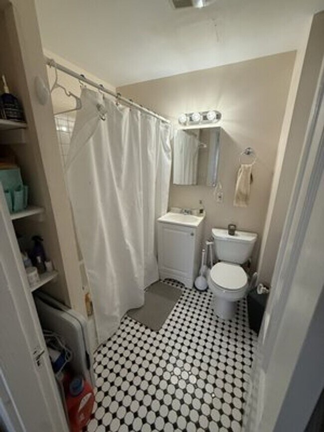 Building Photo - East Cambridge 2 Bedroom Apartment - 9/1