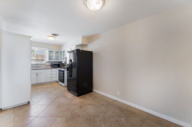 Building Photo - 2016 Embrey Ave