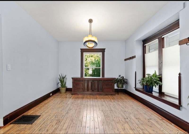 Building Photo - 136 Bryant Ave