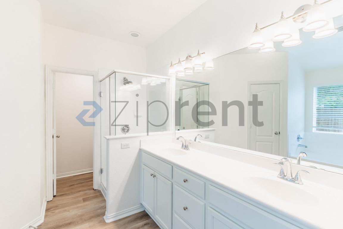 Building Photo - 232 Strawberry Blonde Dr