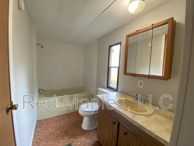 Building Photo - 840 Briny Ln