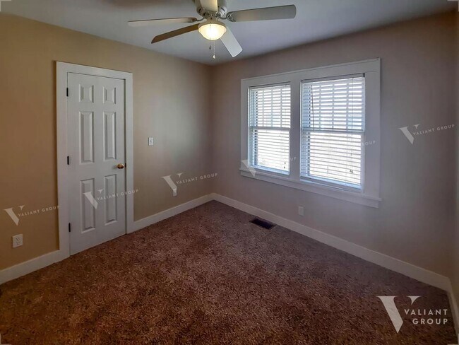 Building Photo - Spacious  5-Bedroom, 3-Bath Home in Midtown Springfield