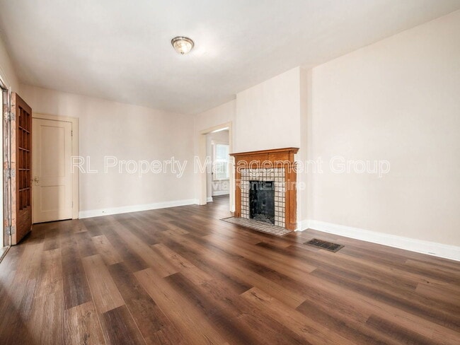 Building Photo - 1168 E Whittier St