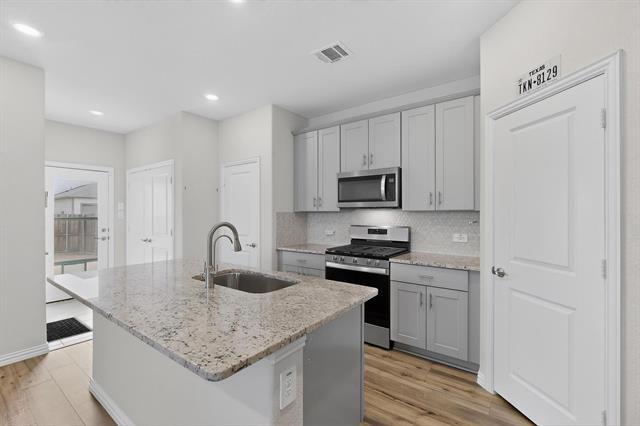 Building Photo - 2927 Brittlebush Dr