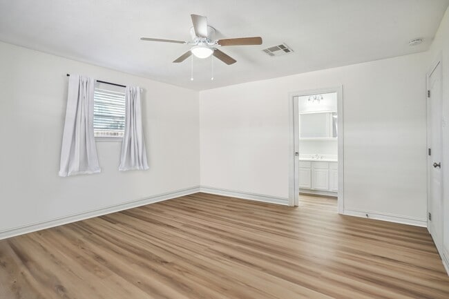 Building Photo - 2 Schill Ave