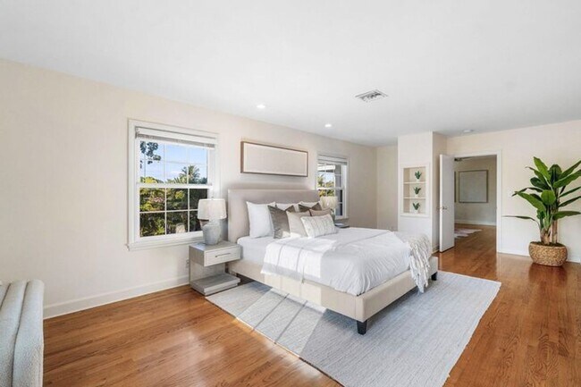 Building Photo - 518 Gardenia Terrace