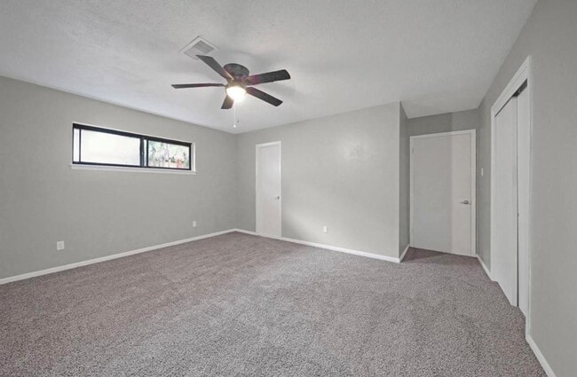Building Photo - 5822 Belrose Dr