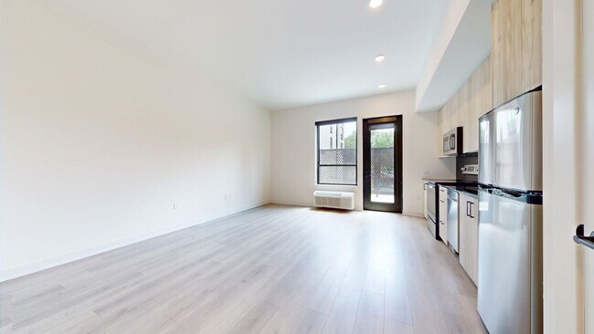 Interior Photo - Senate at The Crosswalks