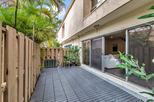 Building Photo - 881 NW 81st Way