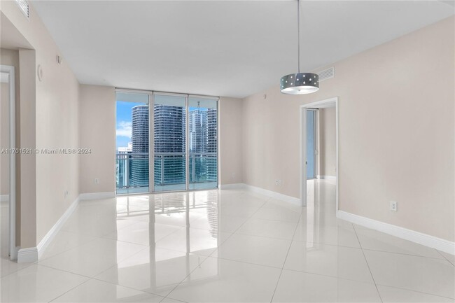 Building Photo - 951 Brickell Ave