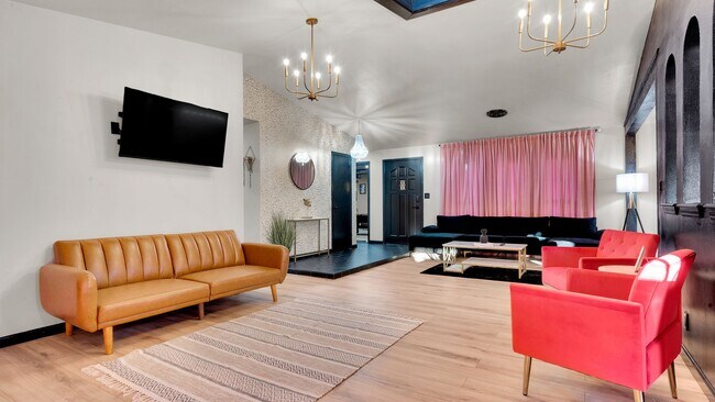 Building Photo - 3/2 Ardmore Near Mercy Hospital, Shopping, and Eats!