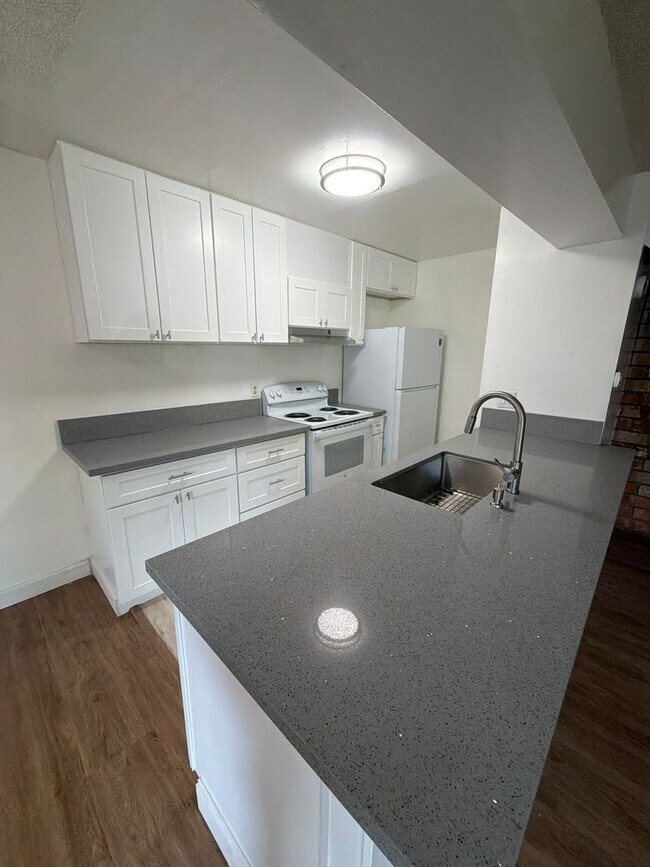 Building Photo - 2-Story Condo With Lots of Character!