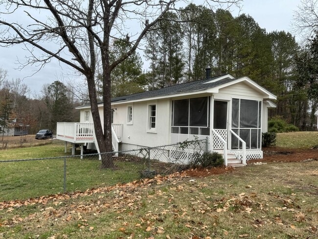 Building Photo - Cute ranch layout 3 bedroom 1 bath home in Hiram!
