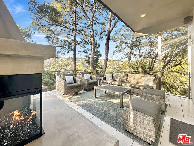 Building Photo - 8265 Mannix Dr